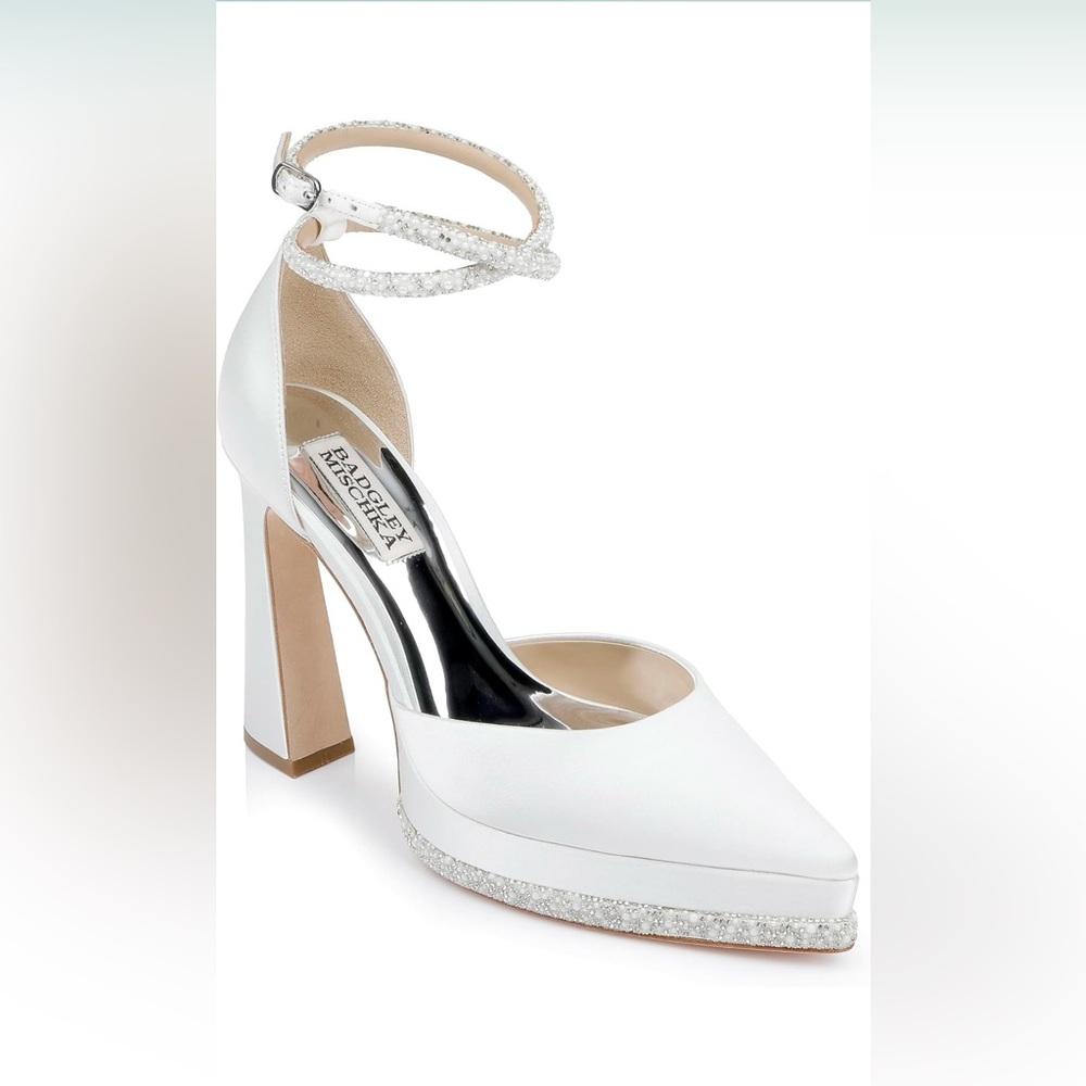 Badgley Mischka Elaina Pump